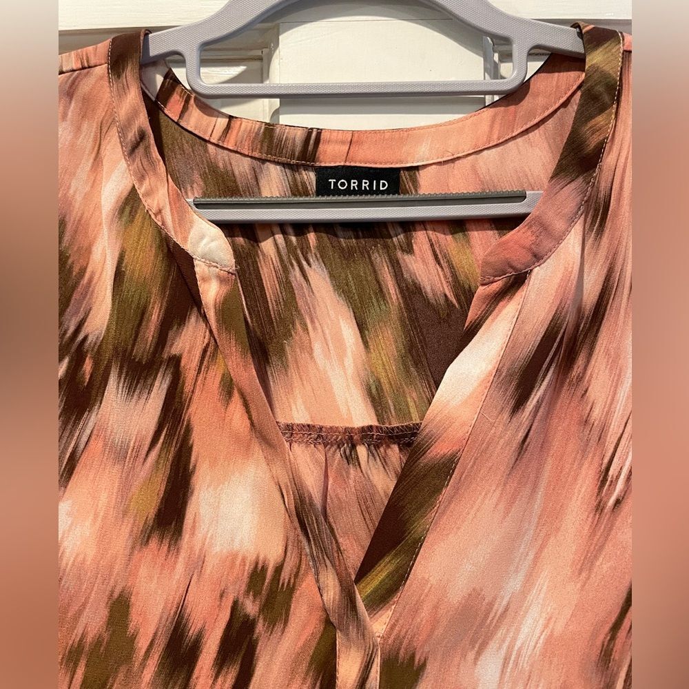 Torrid Georgette Brush Stroke Print Split Neck Bl… - image 3